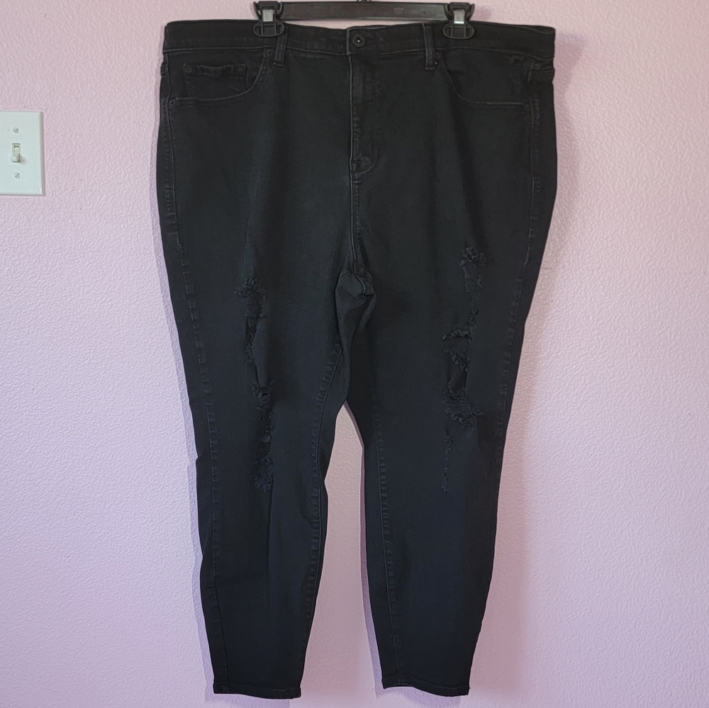 TORRID SKY HIGH SKINNY PREMIUM BLACK CROP JEANS/  24S.
